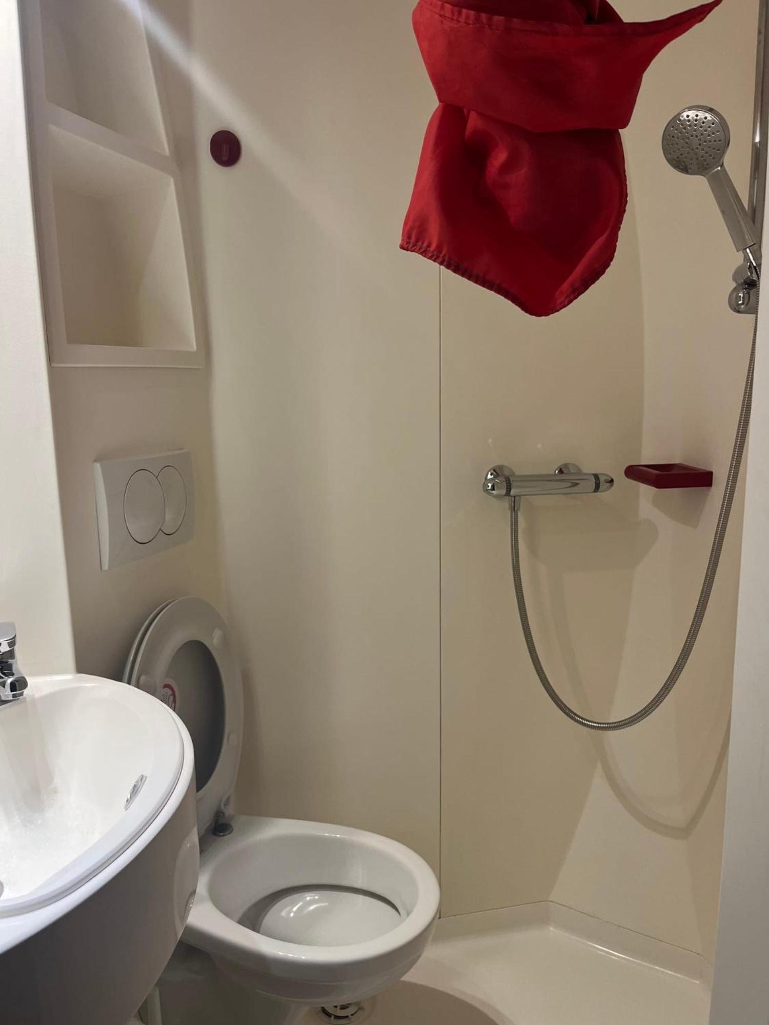 For Student Only Living In The Heart Of At Market Way * Coventry